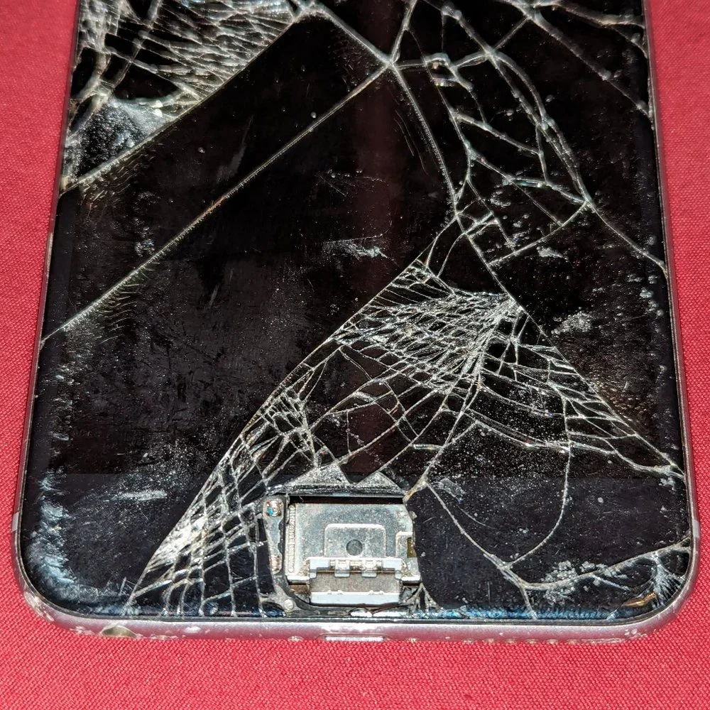 iPhone 6 Plus (A1524) - 16 GB (For parts)***